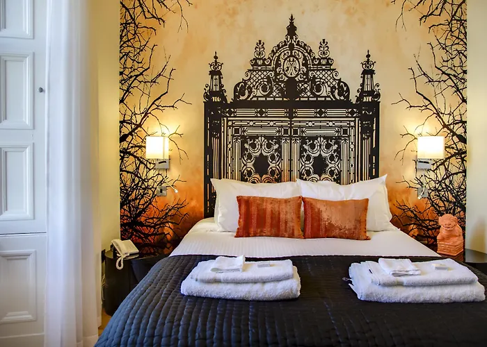Hotell Clarendon Luxury 4*