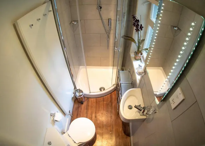 Six Brunton Place Edinburgh