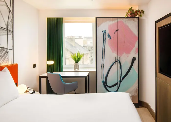 Hotel Ibis Styles St Andrew Square 3*