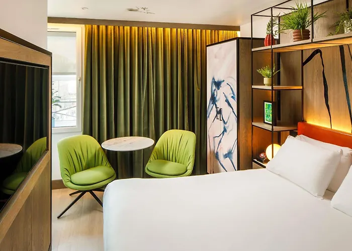 Hotel Ibis Styles St Andrew Square 3*