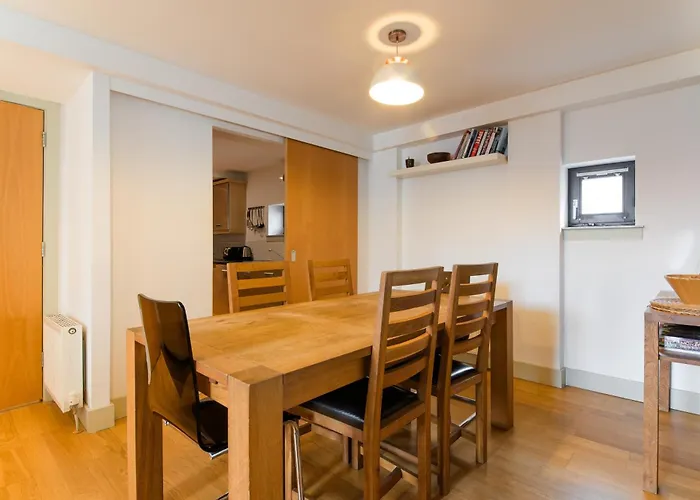 Modern Flat In The Middle Of Old Town Edinburg