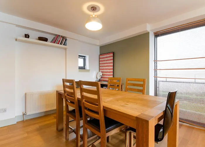 Semesterbostad Modern Flat In The Middle Of Old Town Edinburg