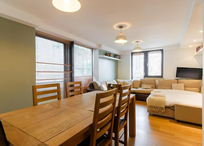 Modern Flat In The Middle Of Old Town Edinburg