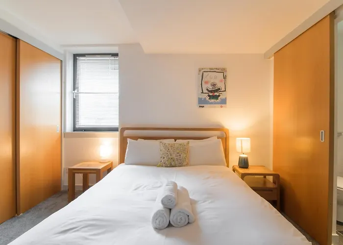 Modern Flat In The Middle Of Old Town Semesterbostad