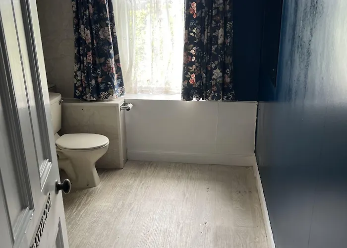 Eliza House 3*