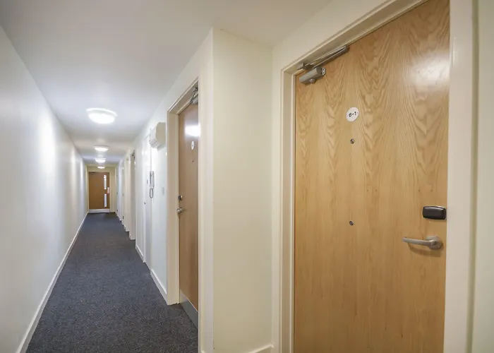 비버뱅크 플레이스 - 캠퍼스 아파트 *