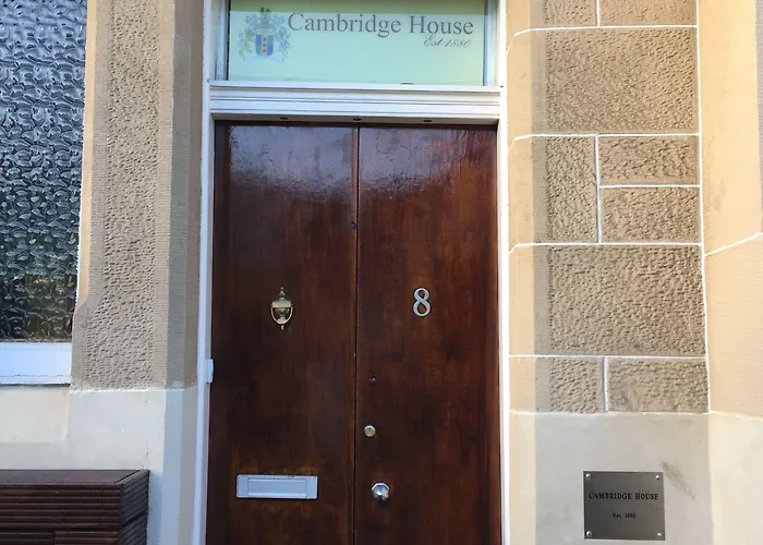 Pensjonat Cambridge House 3*