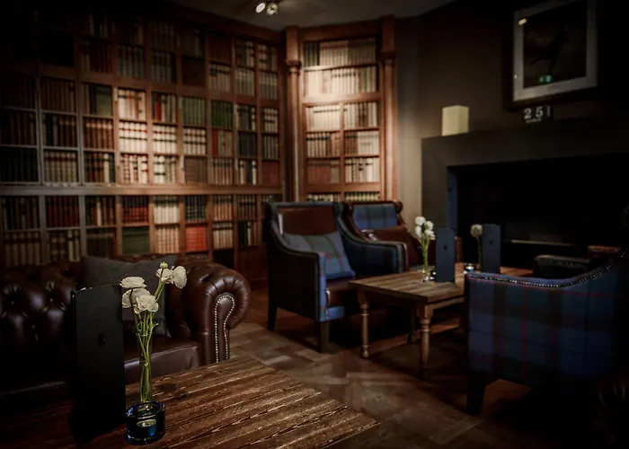 The Raeburn 4*