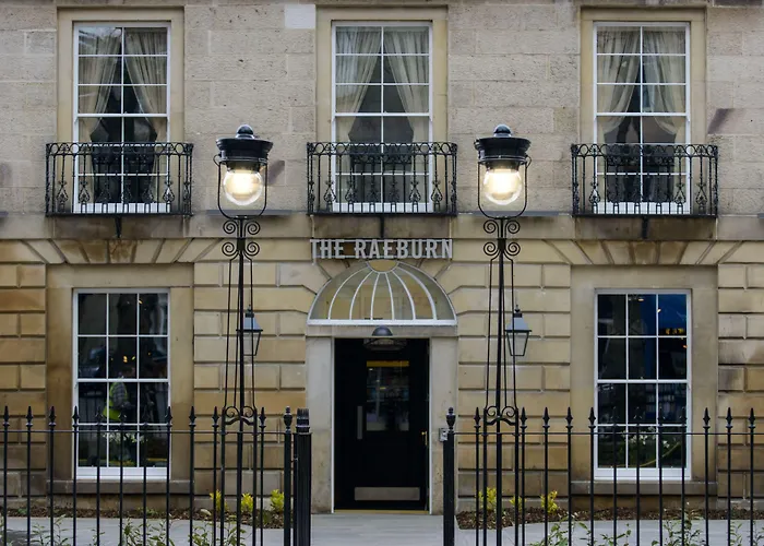 The Raeburn 4*