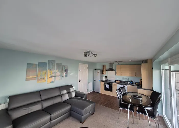 Fabulous 3 Bedroom Flat אדינבורו