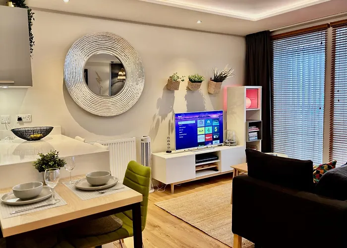 Heavenly Pad Retreat 300m To With Fast Links To Centre Apartment *