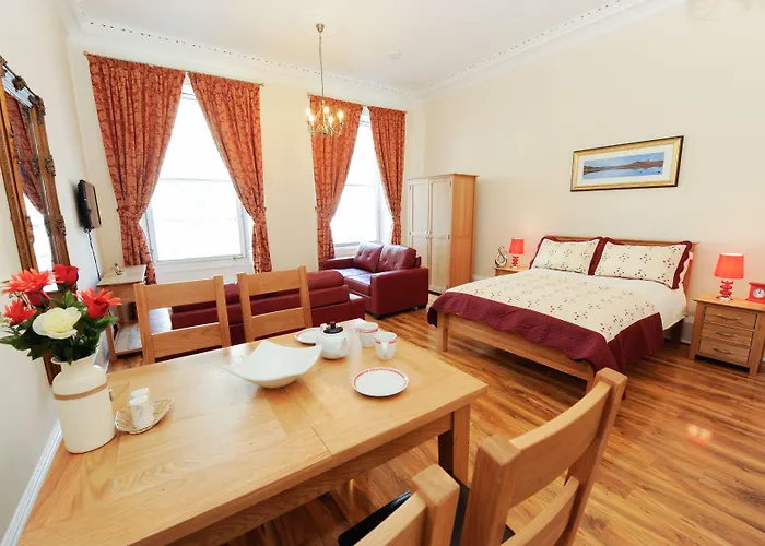 Edinburgh City Suites Эдинбург