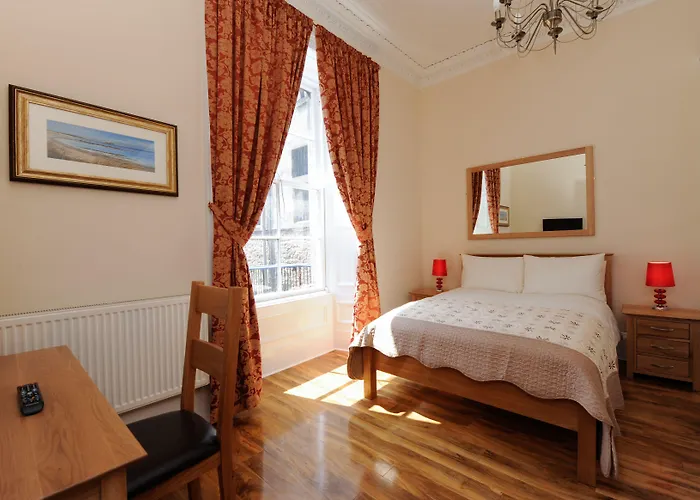 Edinburgh City Suites Апарт-отель