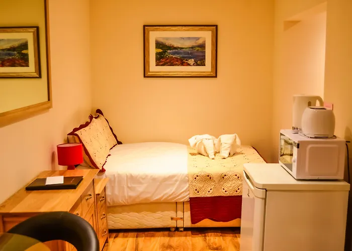 Апарт-отель Edinburgh City Suites 4*
