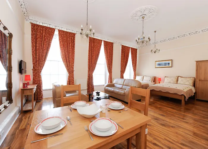 Апарт-отель Edinburgh City Suites 4*