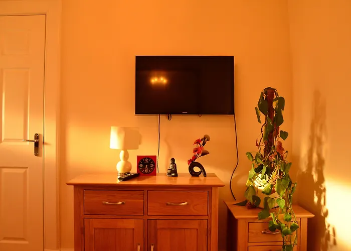 Edinburgh City Suites 4*