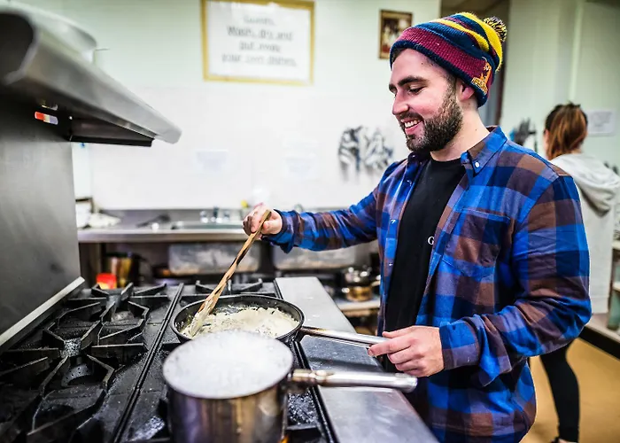 High Street - Over 18s Only, Backpackers Atmosphere (adults Only) Hostel *