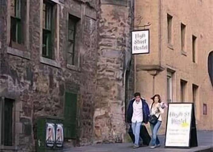 High Street - Over 18s Only, Backpackers Atmosphere (adults Only) *