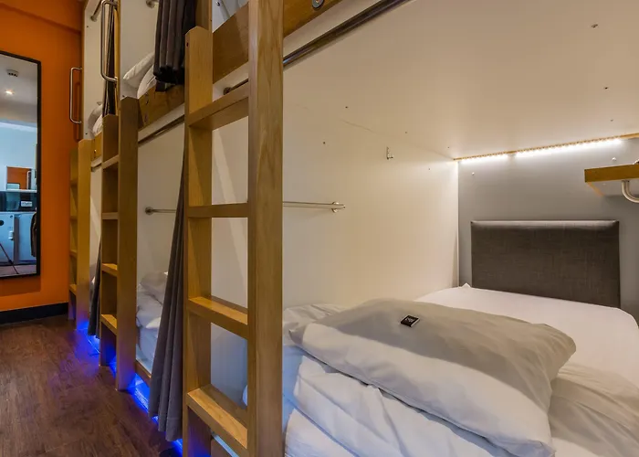 호스텔 Code - The Loft, *