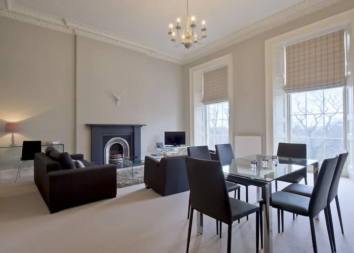 Destiny Scotland - Q-residence * Edinburgh