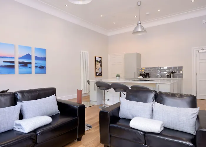 Destiny Scotland - Q-residence * Edinburgh