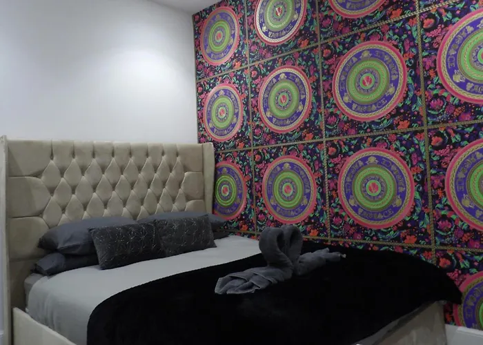 2bed Sleeps 4-near Meadows Park Parking Wifi アパート エディンバラ