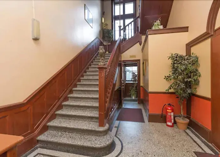 Pillars House 爱丁堡