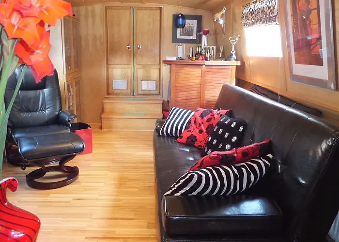 - Houseboats Ботель Эдинбург