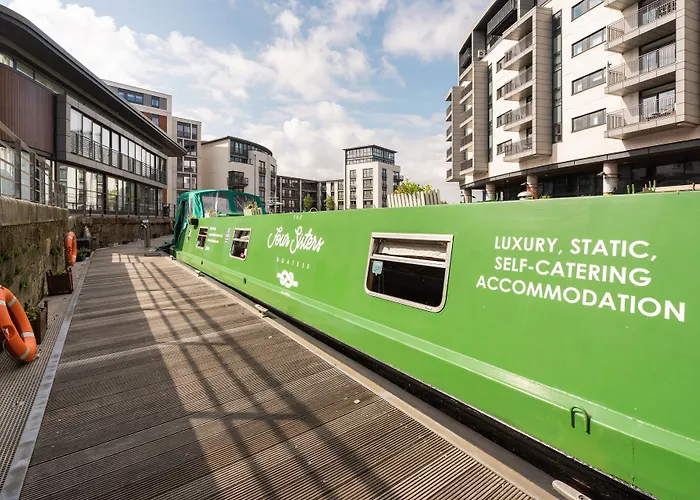 - Houseboats Edinburgh