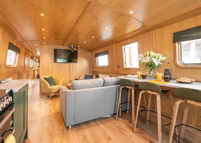 - Houseboats Úszó hotel Edinburgh