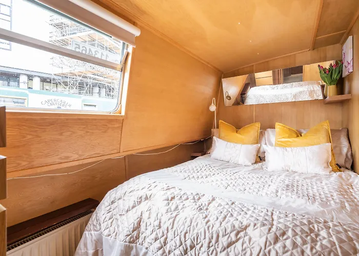 Úszó hotel - Houseboats 4*
