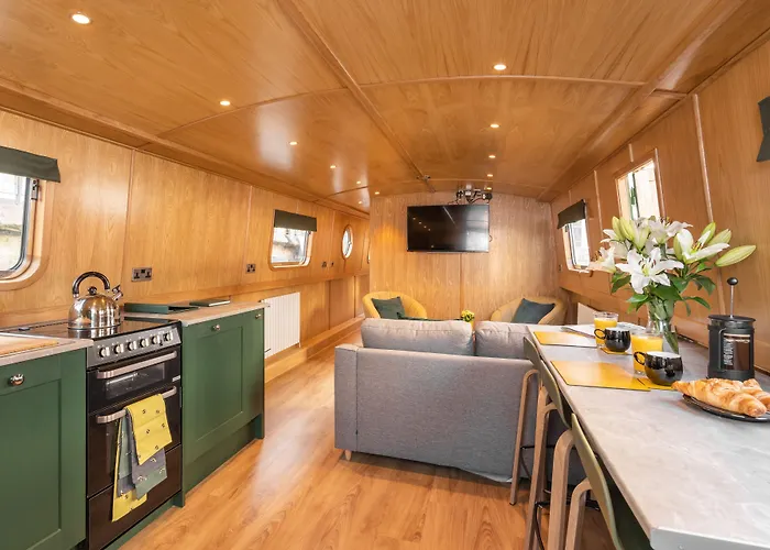 - Houseboats Úszó hotel Edinburgh