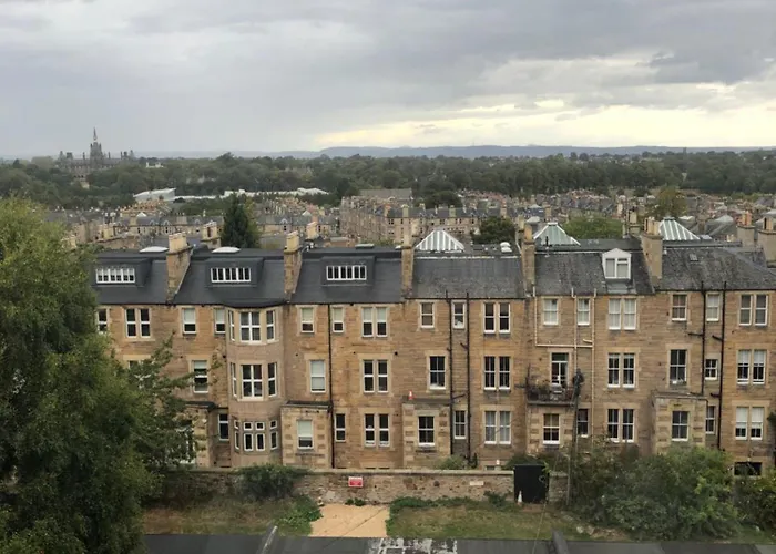 Charming West End Flat דירה אדינבורו