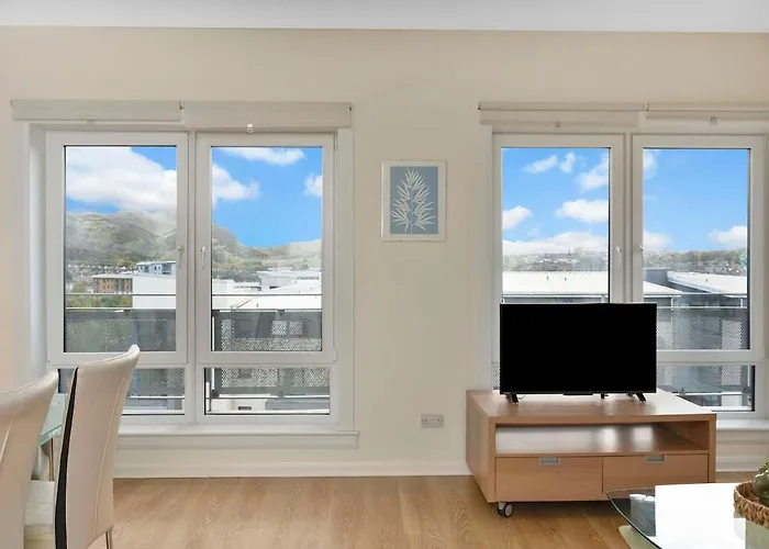 Hawkhill Lookout - Arthur's Seat View