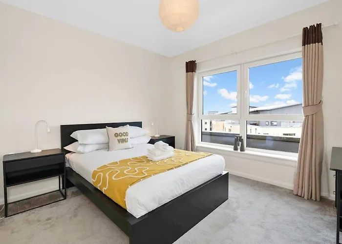 Hawkhill Lookout - Arthur's Seat View * Edinburgh