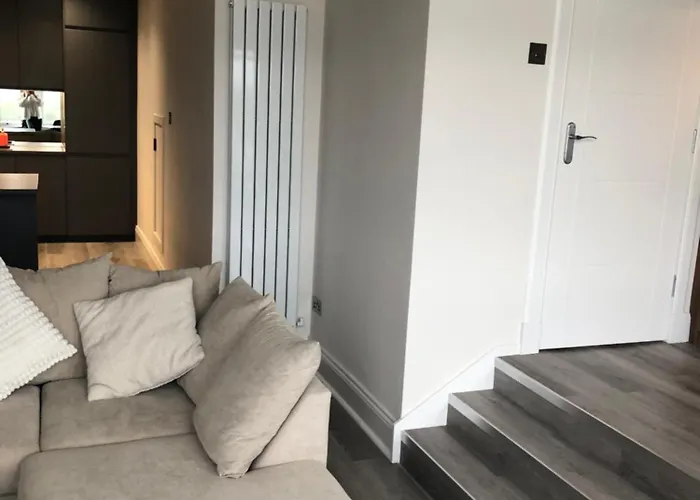 Charming West End Flat דירה אדינבורו