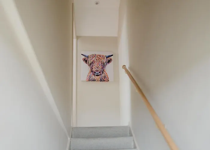 Charming Mews With Secure Parking דירה *