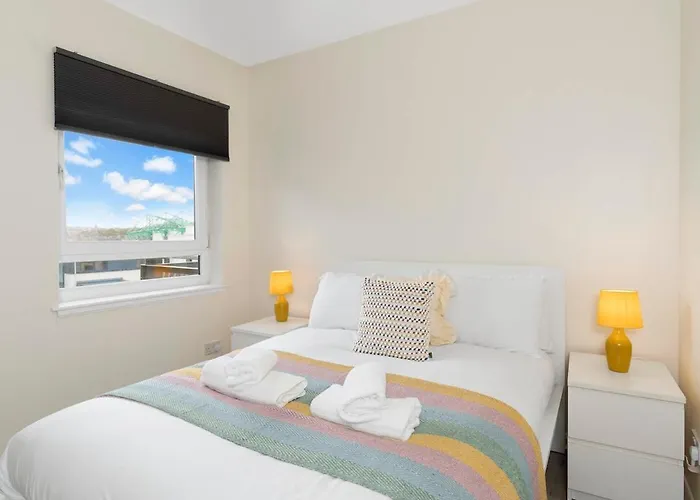 Hawkhill Lookout - Arthur's Seat View