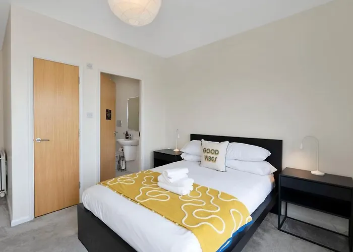 Hawkhill Lookout - Arthur's Seat View *