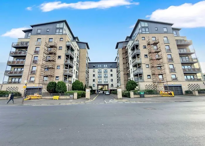 Hawkhill Lookout - Arthur's Seat View * Edinburgh