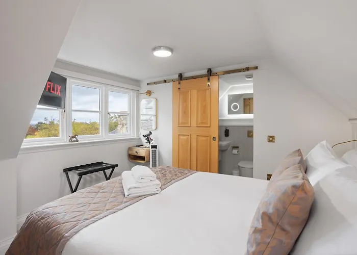 Prime Luxury 3 Bed شقة *