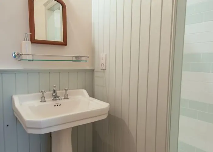 The Pavilion At Lamb's House *