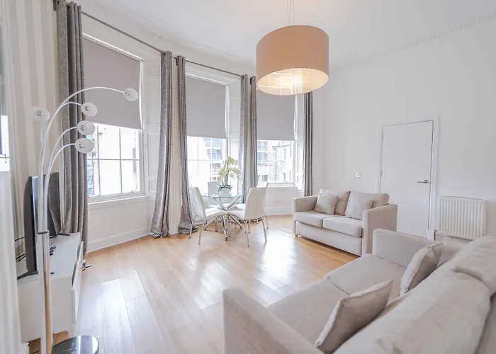 Castle Apartmanhotel 3*