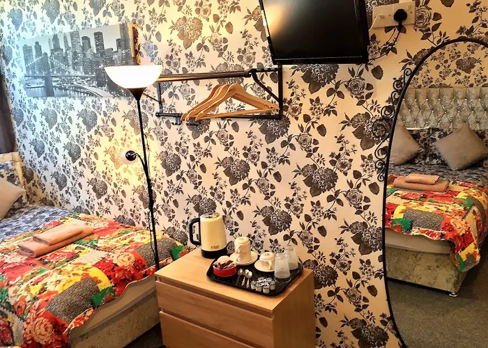 16 Pilrig 3* Edinburgh