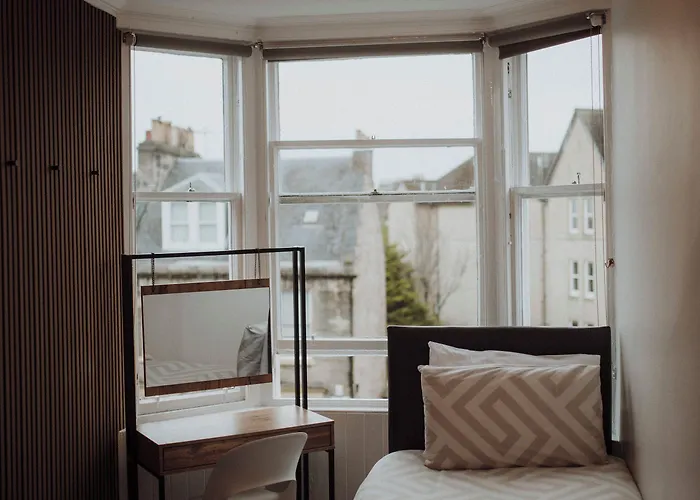 16 Pilrig Bed & Breakfast