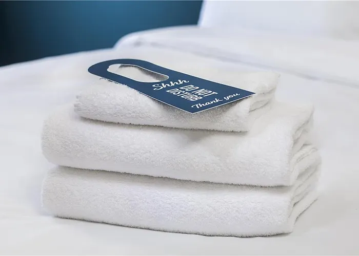 Travelodge Rose Street Hotel 3*