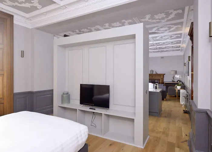 Destiny Scotland - Distillers House * Edinburgh