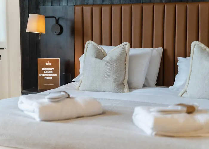 Code - The Court, Ostello *