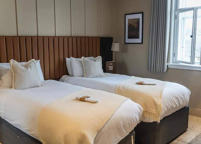 Code - The Court, * Edimburgo