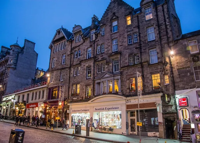 High Street At The Heart Of The Royal Mile * Edinburgh